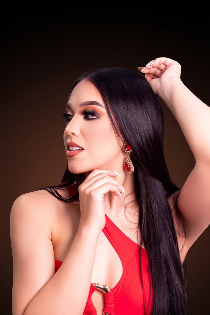 Portrait of Bárbara Fadlallah in a red dress